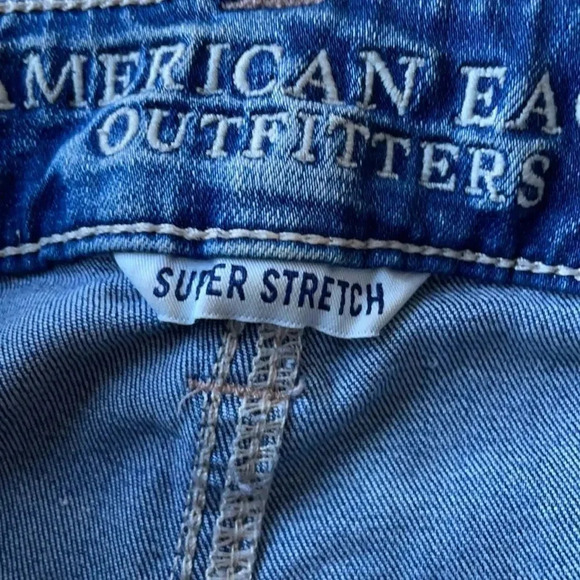 American Eagle hi-rise jegging crop, super stretch, distressed. Women’s size 6 - Picture 3 of 15